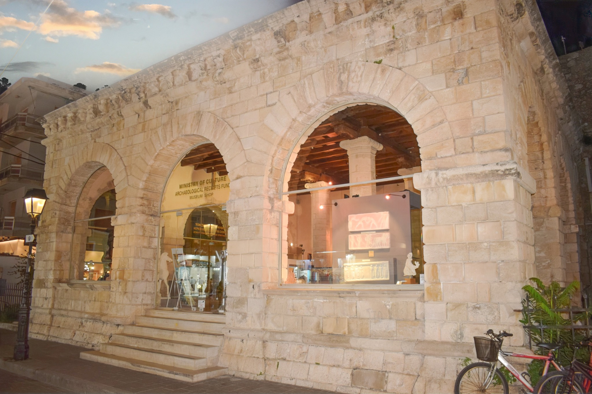 Η Ενετική Λότζια του Ρεθύμνου το βράδυ